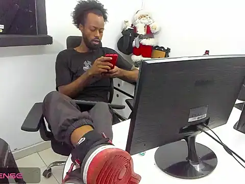 Snapshot of BenhtenBlack25 chatting on 01-12-26, 10:26 BenhtenBlack25 online show from 01-12-26, 10:26