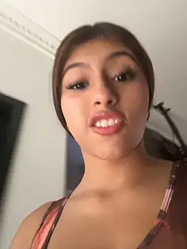 Snapshot of dafne17_ chatting on 05-21-26, 12:56 dafne17 online show from 05-21-26, 12:56
