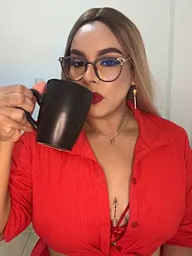 Snapshot of BBWCami_ chatting on 10-15-25, 12:49 BBWCami online show from 10-15-25, 12:49