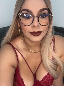 Snapshot of BBWCami_ chatting on 10-18-25, 02:36 BBWCami online show from 10-18-25, 02:36