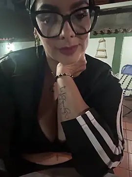 Snapshot of BBWCami_ chatting on 11-20-25, 03:39 BBWCami online show from 11-20-25, 03:39