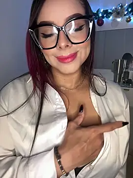 Snapshot of BBWCami_ chatting on 12-22-25, 05:10 BBWCami online show from 12-22-25, 05:10