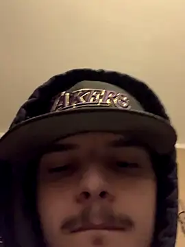 Snapshot of CarmeloA chatting on 11-10-25, 08:02 CarmeloA online show from 11-10-25, 08:02