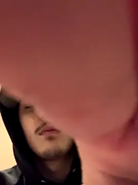 Snapshot of CarmeloA chatting on 12-04-25, 02:54 CarmeloA online show from 12-04-25, 02:54