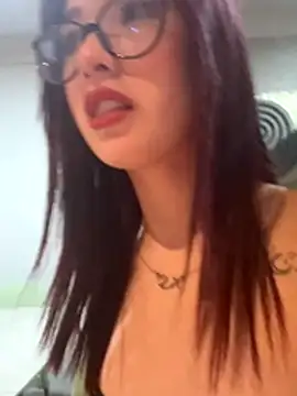 Snapshot of petite_mariee chatting on 11-19-25, 05:29 petite mariee online show from 11-19-25, 05:29