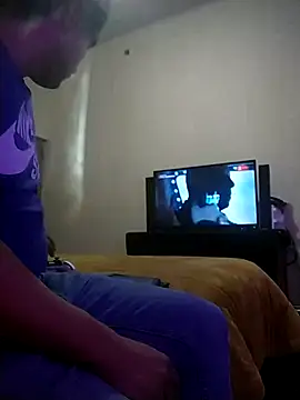 Snapshot of checheludo23 chatting on 02-08-26, 03:32 checheludo23 online show from 02-08-26, 03:32