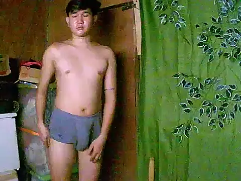 Snapshot of Trebz chatting on 11-21-25, 12:04 Trebz online show from 11-21-25, 12:04