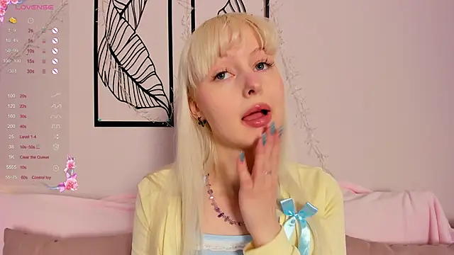 Snapshot of AdeleSilver chatting on 11-26-25, 02:12 AdeleSilver online show from 11-26-25, 02:12