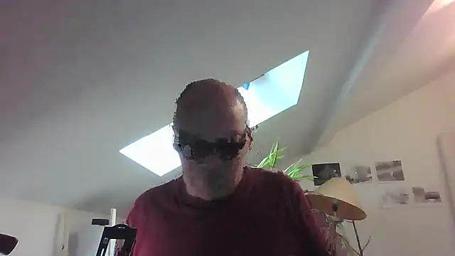 Snapshot of nicolaspgarnier chatting on 05-13-26, 03:09 nicolaspgarnier online show from 05-13-26, 03:09