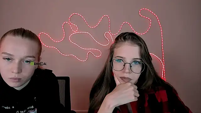 Snapshot of lulu_fly_ chatting on 10-21-25, 08:48 lulu fly online show from 10-21-25, 08:48