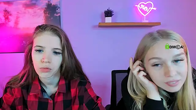 Snapshot of lulu_fly_ chatting on 10-23-25, 08:57 lulu fly online show from 10-23-25, 08:57