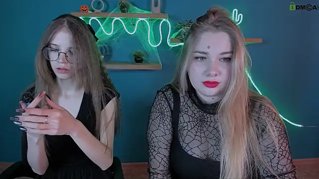 Snapshot of lulu_fly_ chatting on 10-31-25, 08:37 lulu fly online show from 10-31-25, 08:37