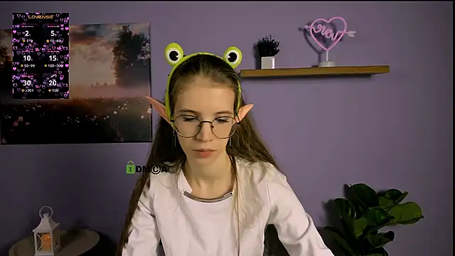 Snapshot of lulu_fly_ chatting on 11-11-25, 07:47 lulu fly online show from 11-11-25, 07:47