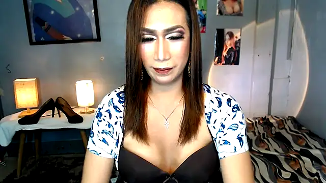 littleredbunny27 online show from 06-03-26, 09:31