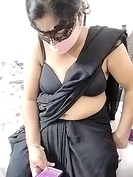 Snapshot of Hot_Boude chatting on 10-17-25, 02:41 Hot Boude online show from 10-17-25, 02:41