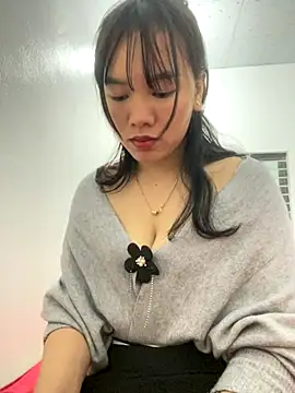 Snapshot of hanaa-show chatting on 11-18-25, 12:31 hanaa-show online show from 11-18-25, 12:31