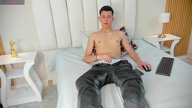 Snapshot of FireGuy_99 chatting on 11-02-25, 01:46 FireGuy 99 online show from 11-02-25, 01:46