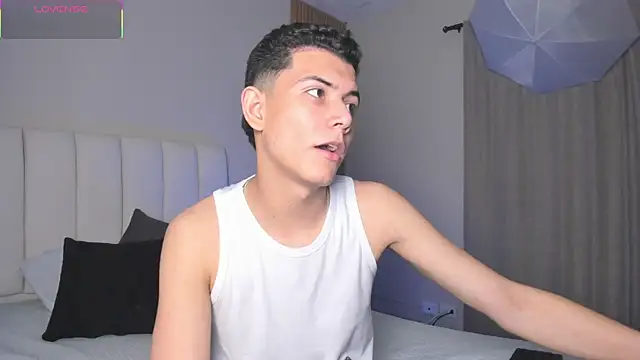 Snapshot of FireGuy_99 chatting on 02-10-26, 01:26 FireGuy 99 online show from 02-10-26, 01:26