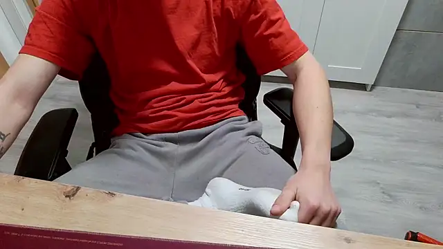 Snapshot of Twilightboyx chatting on 10-20-25, 04:51 Twilightboyx online show from 10-20-25, 04:51