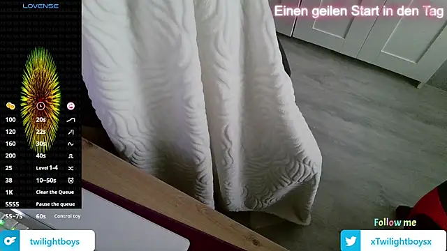 Snapshot of Twilightboyx chatting on 11-01-25, 09:22 Twilightboyx online show from 11-01-25, 09:22