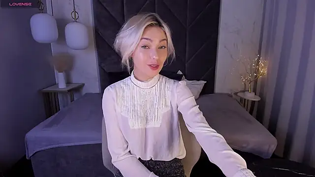 AlysiaSun  online show from 10-17-25, 01:57