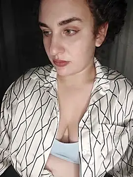 Kiki Catty online show from 10-19-25, 07:36