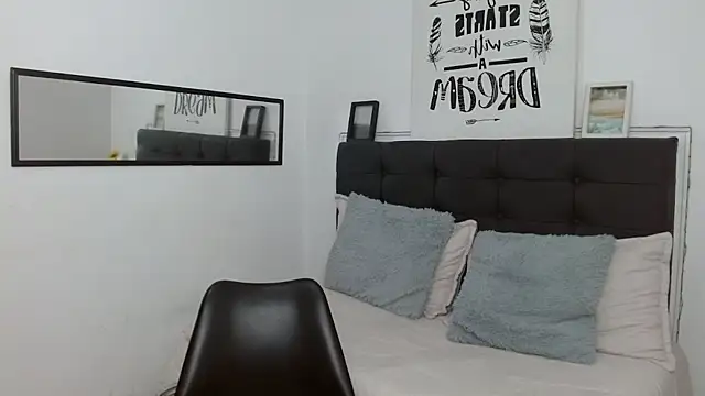 Snapshot of Maria_jose_xx chatting on 10-16-25, 02:12 Maria jose xx online show from 10-16-25, 02:12