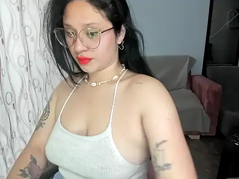 Snapshot of _Emily_vixen chatting on 11-27-25, 10:50 Emily vixen online show from 11-27-25, 10:50