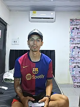 Snapshot of Luciferinthestreet chatting on 11-05-25, 02:50 Luciferinthestreet online show from 11-05-25, 02:50