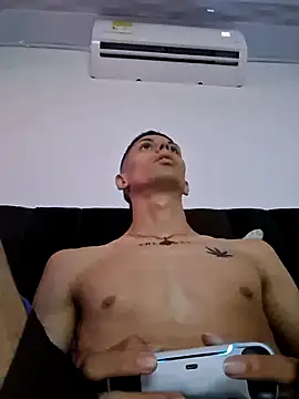 Snapshot of Luciferinthestreet chatting on 11-09-25, 02:59 Luciferinthestreet online show from 11-09-25, 02:59