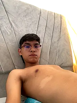 Snapshot of Muchachito18 chatting on 11-06-25, 01:23 Muchachito18 online show from 11-06-25, 01:23