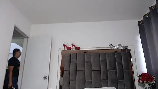 Snapshot of Salmma_Milf chatting on 06-30-26, 11:44 Salmma Milf online show from 06-30-26, 11:44