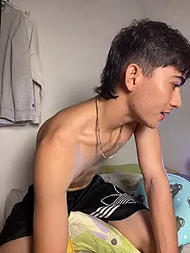 Snapshot of Myke_hotxxx chatting on 10-20-25, 10:32 Myke hotxxx online show from 10-20-25, 10:32