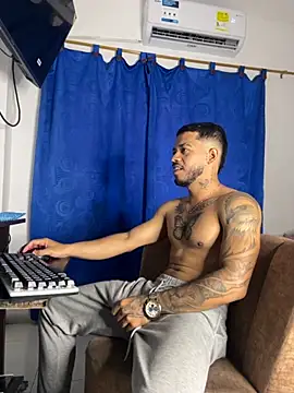 Snapshot of Kylian_Alessandro chatting on 11-09-25, 08:51 Kylian Alessandro online show from 11-09-25, 08:51