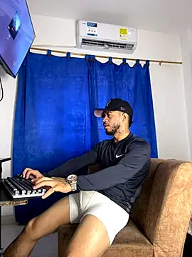 Snapshot of Kylian_Alessandro chatting on 11-21-25, 03:11 Kylian Alessandro online show from 11-21-25, 03:11