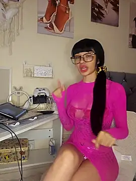 LucyMiax online show from 11-28-25, 06:32