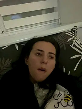 oliviya mur online show from 11-22-25, 04:06