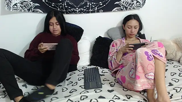 abby n emily online show from 05-28-26, 01:52