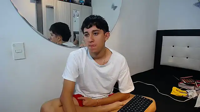 Snapshot of Dravith_Valery chatting on 11-19-25, 04:12 Dravith Valery online show from 11-19-25, 04:12