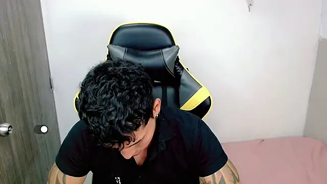 Snapshot of Maynow_666 chatting on 10-30-25, 09:37 Maynow 666 online show from 10-30-25, 09:37