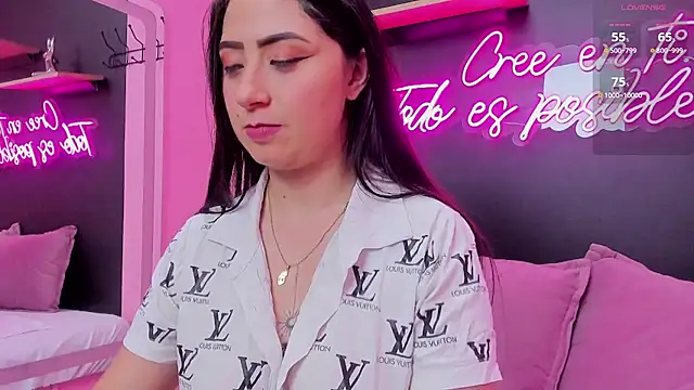 Snapshot of JuliethCruz_ chatting on 10-23-25, 05:55 JuliethCruz online show from 10-23-25, 05:55