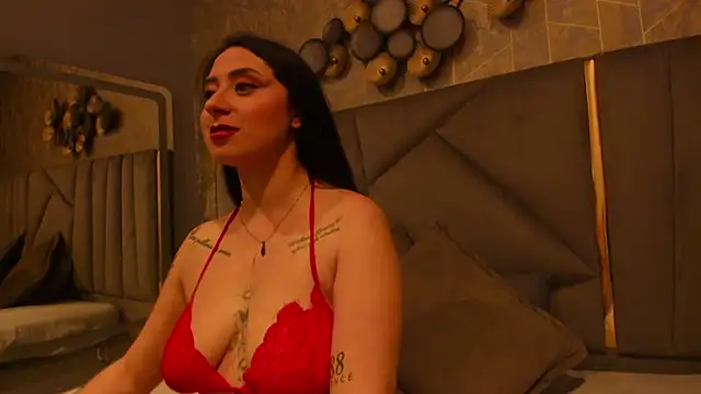 JuliethCruz  online show from 03-28-26, 07:13