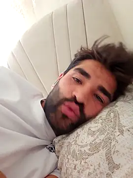 Snapshot of ogiday124 chatting on 11-02-25, 11:23 ogiday124 online show from 11-02-25, 11:23