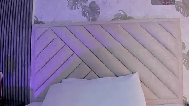 Snapshot of Lexy-Sweet1 chatting on 11-12-25, 04:46 Lexy-Sweet1 online show from 11-12-25, 04:46