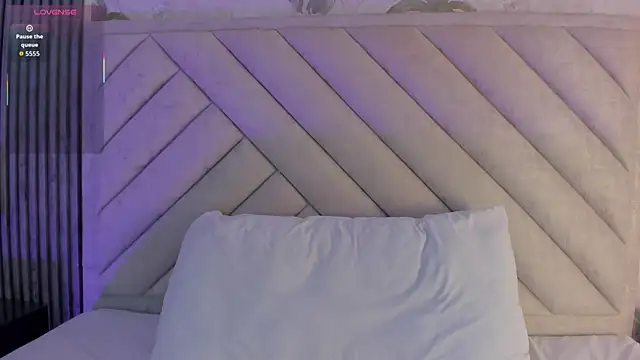 Snapshot of Lexy-Sweet1 chatting on 11-19-25, 04:45 Lexy-Sweet1 online show from 11-19-25, 04:45