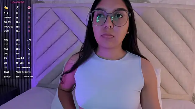 Snapshot of Lexy-Sweet1 chatting on 11-26-25, 04:35 Lexy-Sweet1 online show from 11-26-25, 04:35