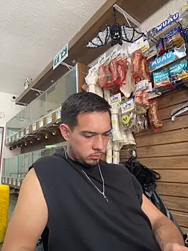 Leonardmoppet online show from 10-22-25, 06:07