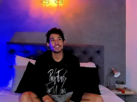 MaxHuston online show from 11-14-25, 07:07