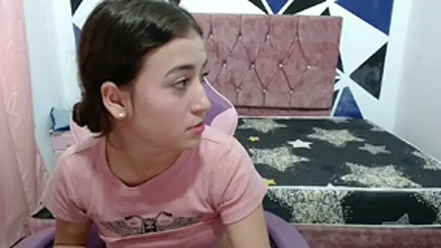 Snapshot of scarleth18 chatting on 12-02-25, 08:59 scarleth18 online show from 12-02-25, 08:59