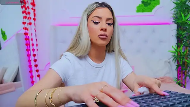 AriannaSins online show from 02-10-25, 01:22